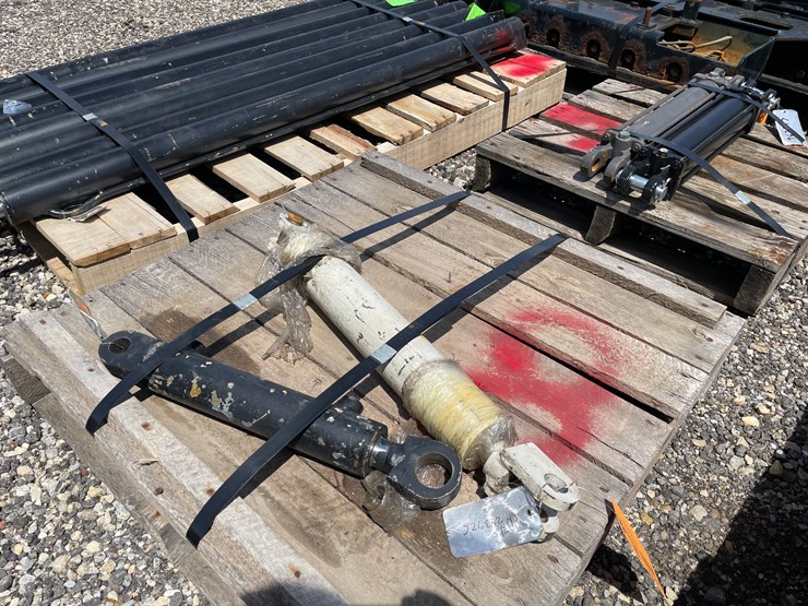 #2769-•-baffle-cylinder-and-hydraulic-ram-image-2