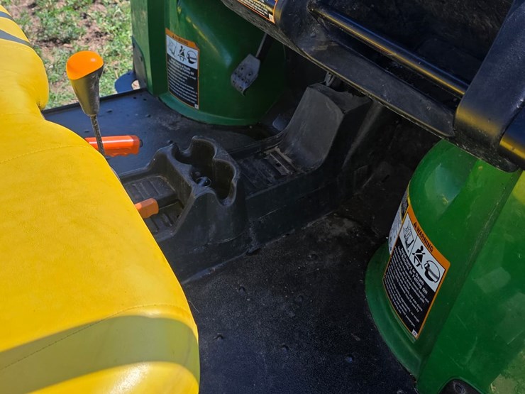 john-deere-gator-image-30