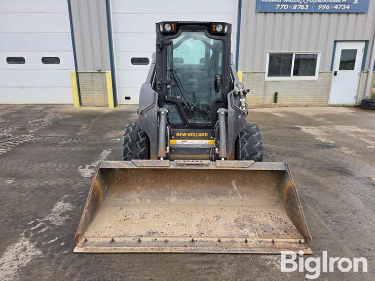 2021-new-holland-l328-image-2