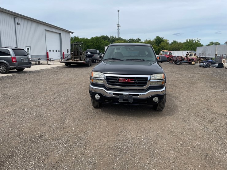 2006-gmc-2500hd-image-2