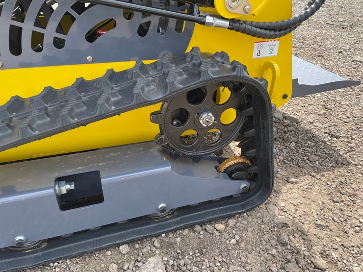 #2824-•-2026-landhero-mini-skid-steer-loader-image-8