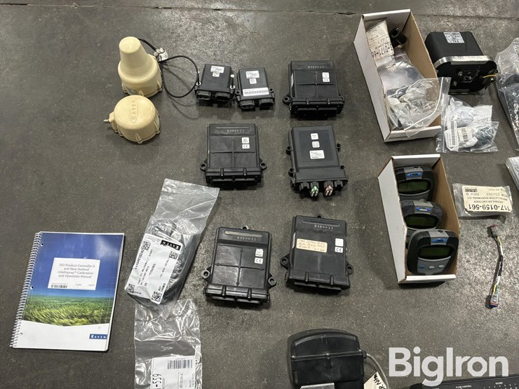 raven-460-controllers-and-harnessing-image-10