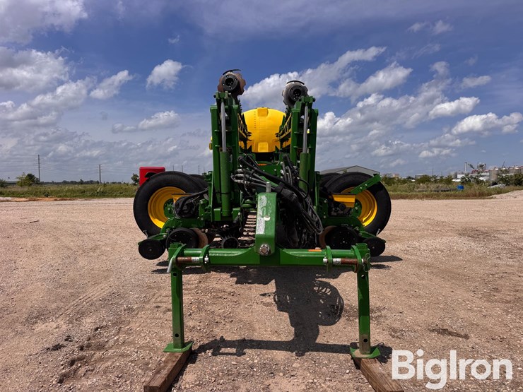 2020-john-deere-1775nt-image-2
