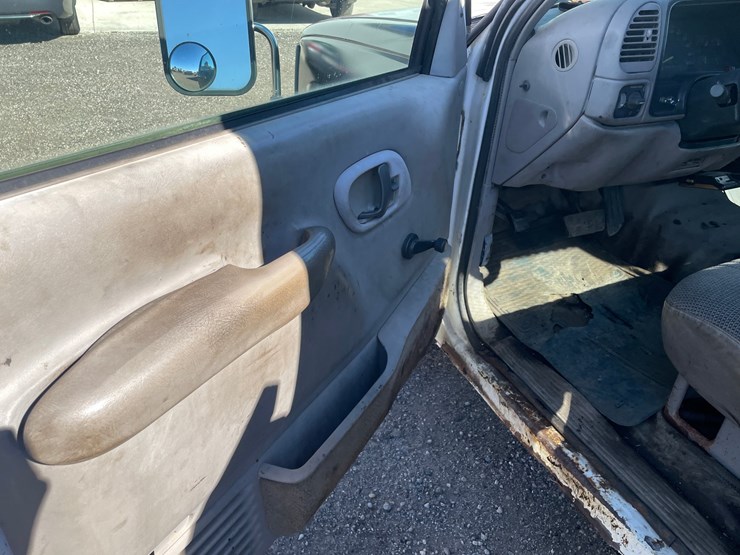 1997-chevrolet-3500-image-27