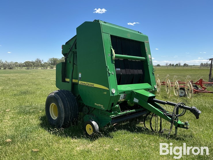2007-john-deere-568-image-3