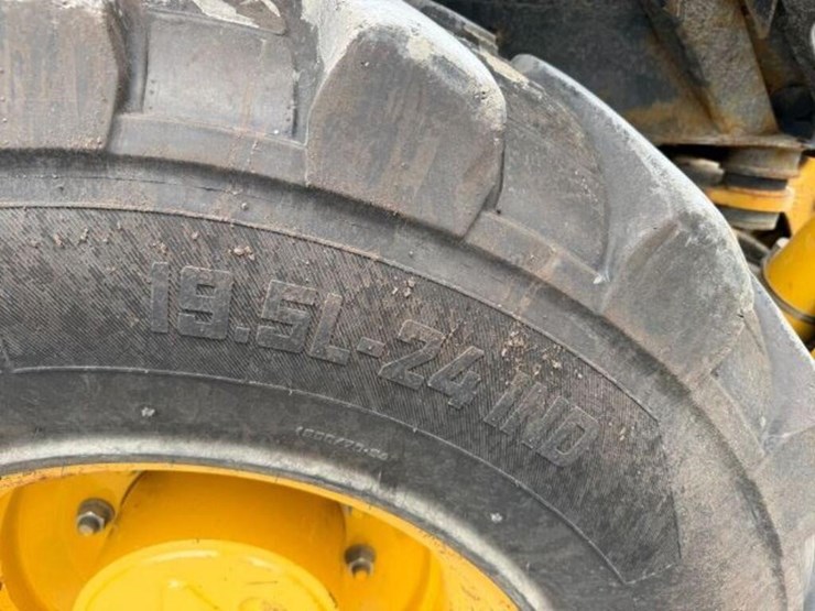2018-deere-310sl-image-51
