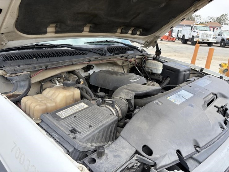 2007-gmc-3500hd-image-9