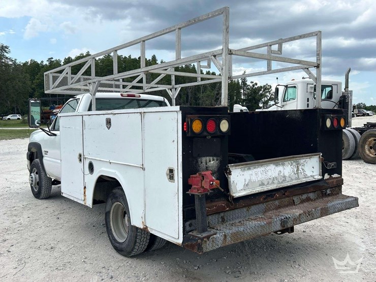2004-chevrolet-silverado-3500-image-4