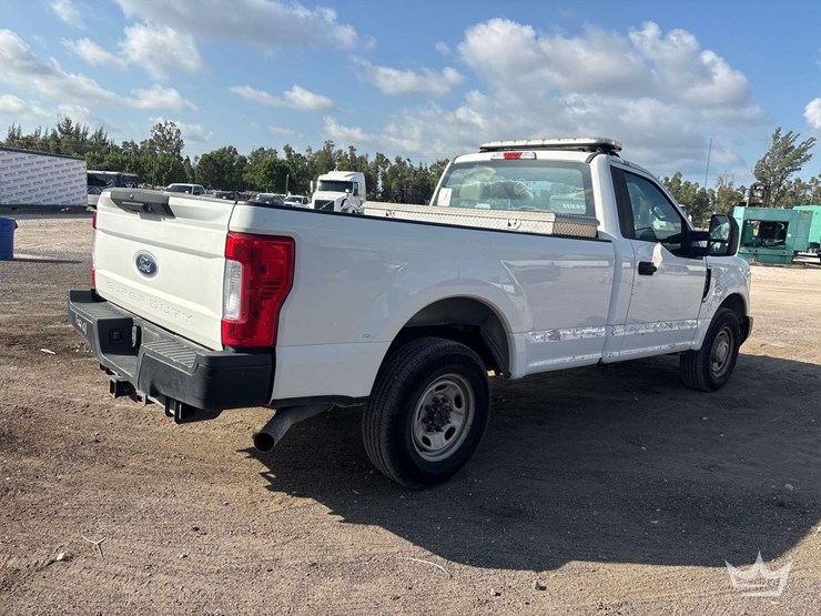 2017-ford-f250-image-3