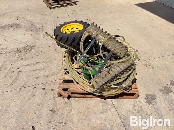 john-blue-24r30-liquid-fertilizer-system-image-6