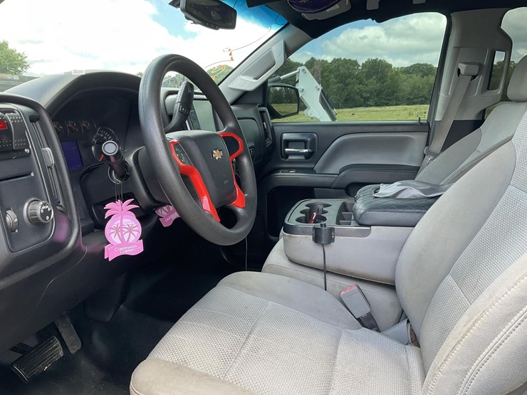 2015-chevrolet-silverado-1500-ls-image-5