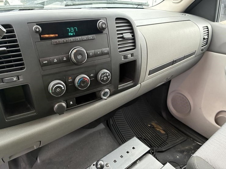 2009-chevrolet-2500hd-image-19
