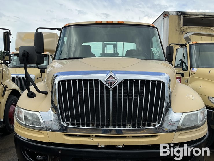 2009-international-durastar-4400-image-10