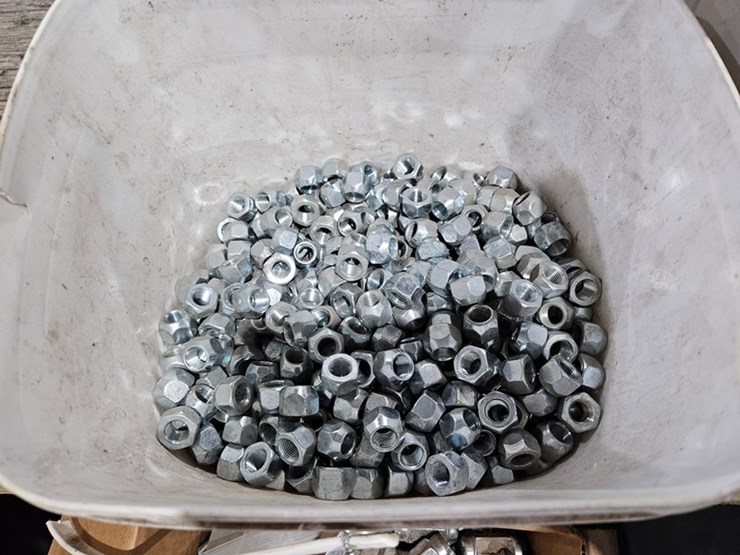 #44-•-containers-of-assorted-wheel-nuts-image-3