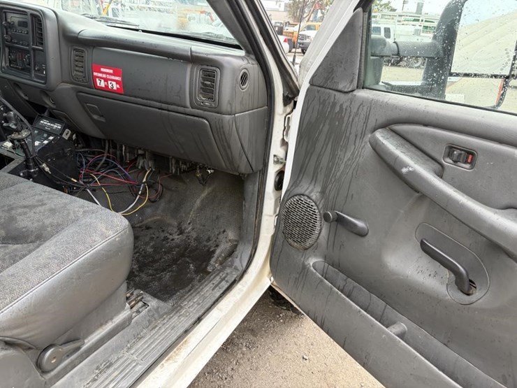 2007-gmc-3500hd-image-11