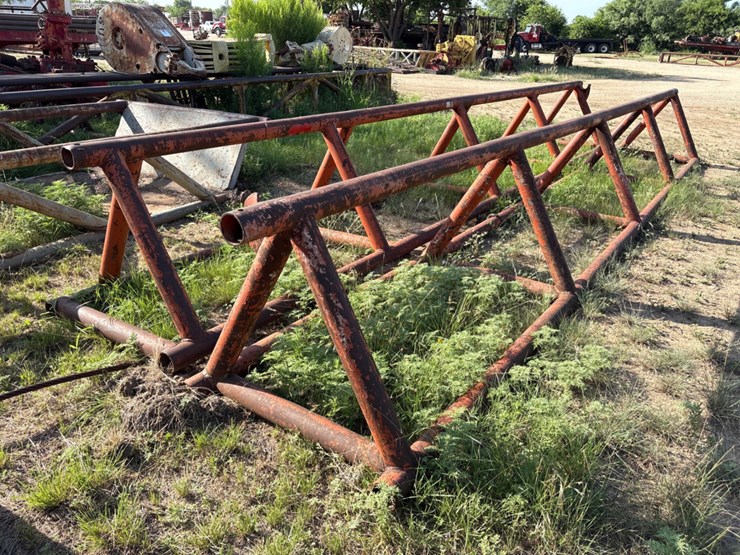 (2x$)-28’-x-42”-triangle-pipe-racks-image-1