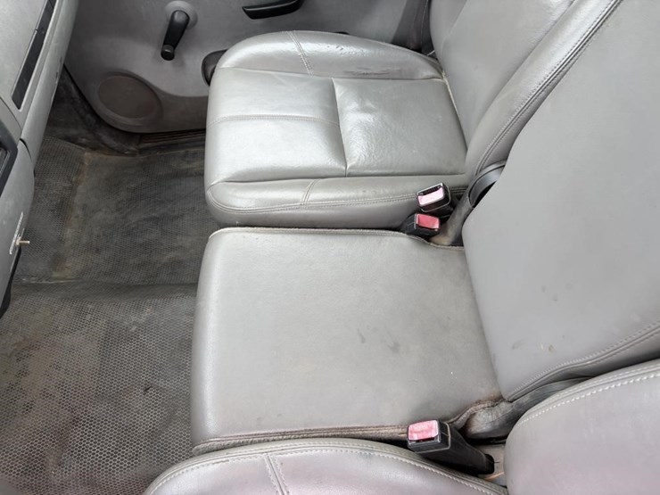 2009-chevrolet-silverado-3500-image-17