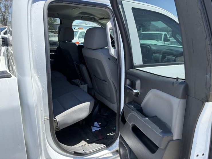 2015-gmc-2500-image-11