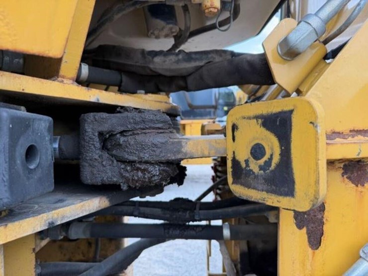 2010-caterpillar-924h-image-27