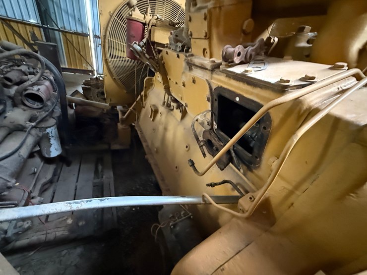caterpillar-d353-image-9