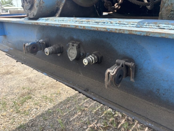 1997-trail-eze-dht7048-t/a-hydraulic-tail-trailer-image-12