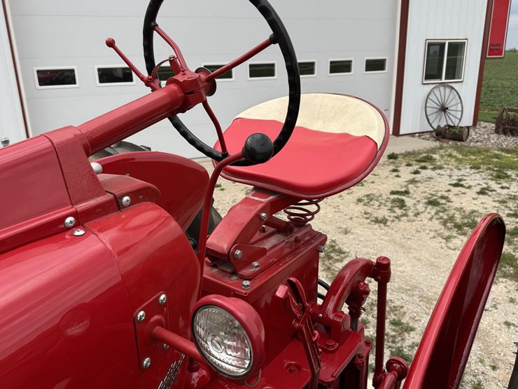 1954-farmall-international-300-image-17