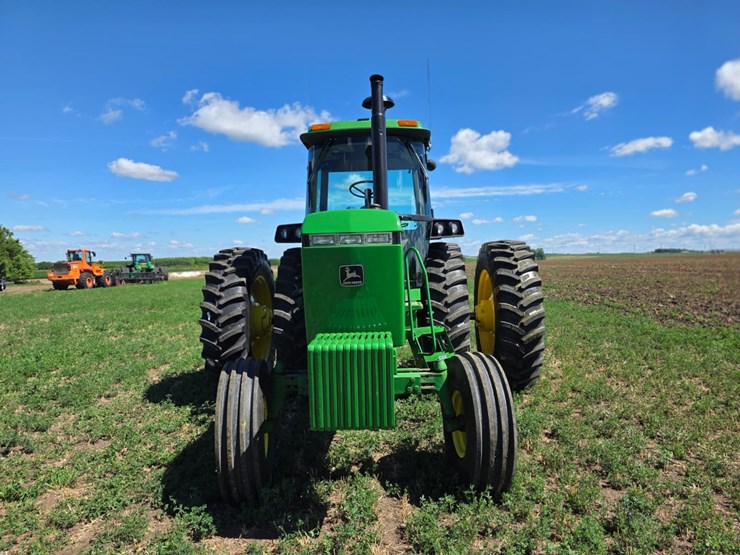 john-deere-4455-image-11