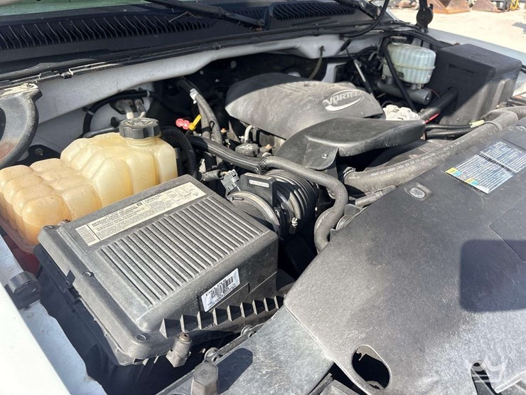 2005-gmc-sierra-2500hd-image-9
