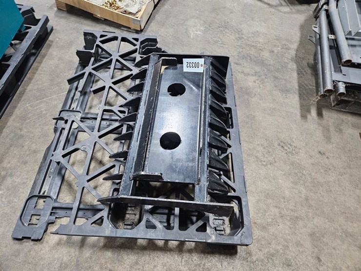 #332-•-32"-mini-skid-steer-rake-image-2