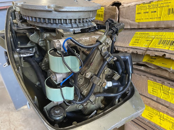 #2952-•-1974-johnson-15hp-short-shaft-tiller-outboard-motor-image-11