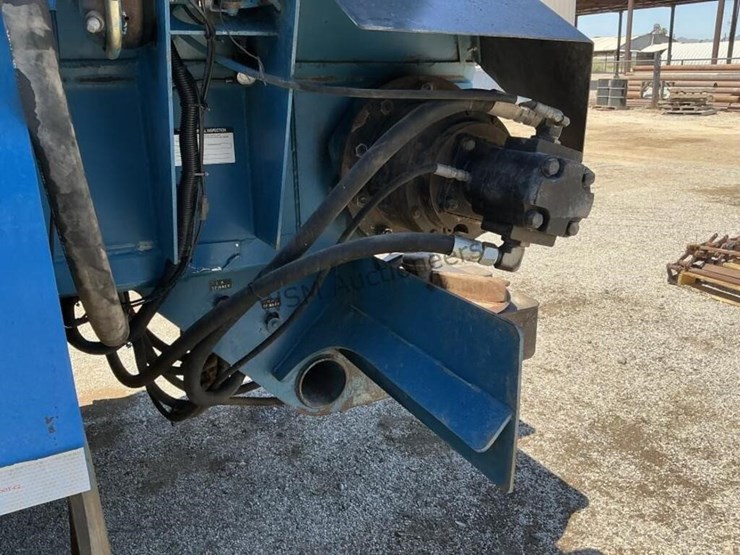 2018-versa-v-bottom-spreader-trailer-image-10