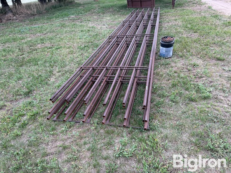 24'-continuous-6-bar-fencing-image-2