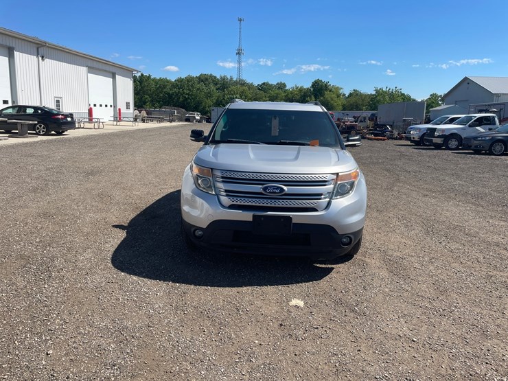 2014-ford-explorer-image-2