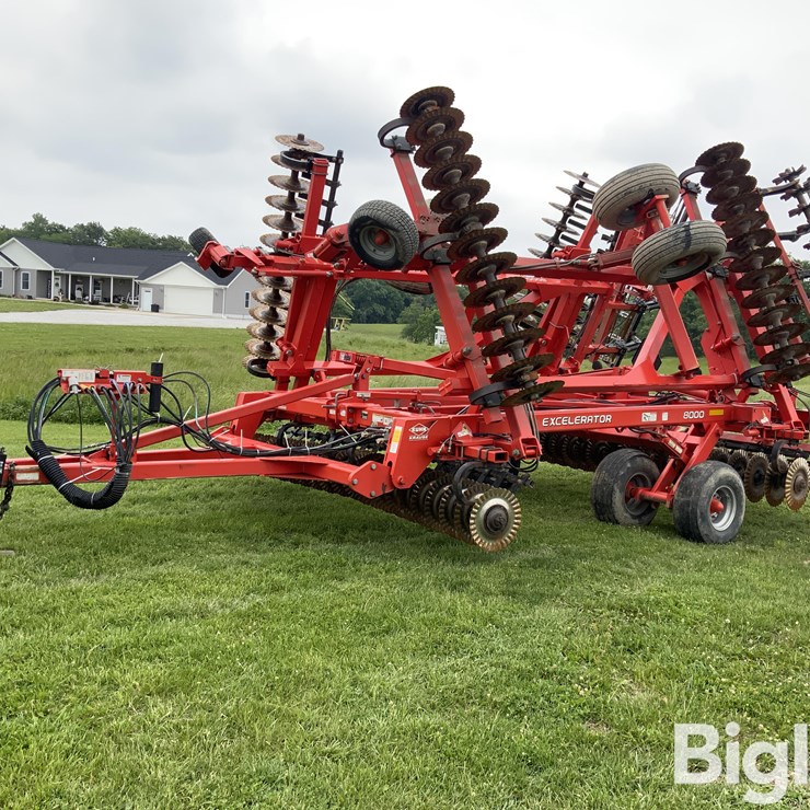 2013 KUHN KRAUSE EXCELERATOR 8000