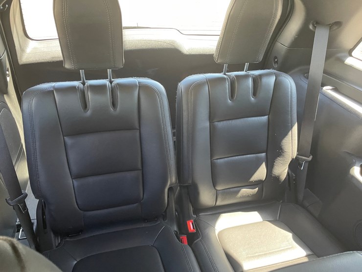 2014-ford-explorer-image-25