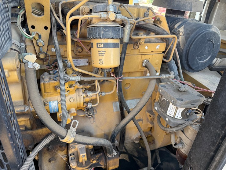 caterpillar-60-image-10
