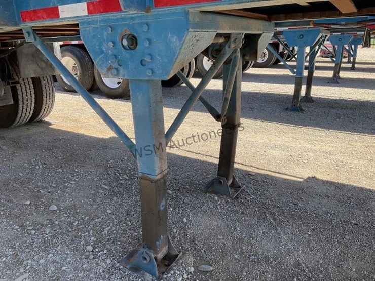 2012-versa-v-bottom-spreader-trailer-image-14