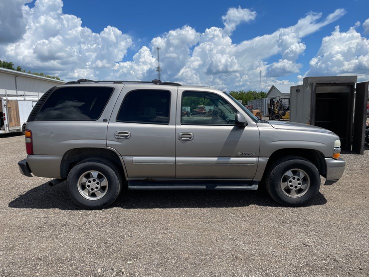 2003-chevrolet-tahoe-image-6
