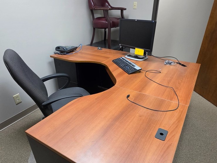 #3539-•-lot-of-office-furniture-|-located-in-st.-rose,-la-image-1