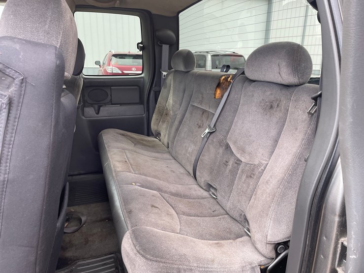 2006-gmc-2500hd-image-22