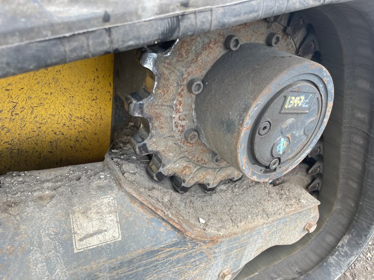 2018-new-holland-c232-image-21