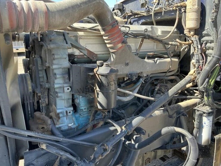 2001-peterbilt-379-image-13