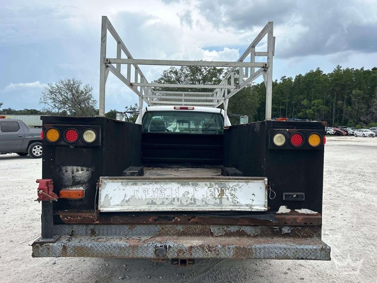 2004-chevrolet-silverado-3500-image-24