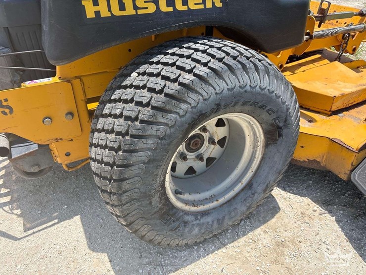 2015-hustler-super-z-72in-zero-turn-mower-image-38