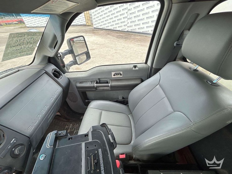 2014-ford-f550-image-26
