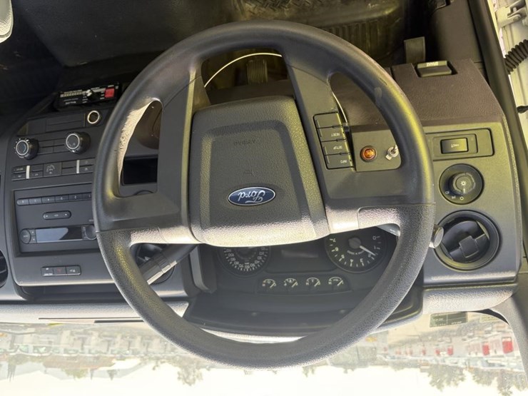 2011-ford-f150-image-13