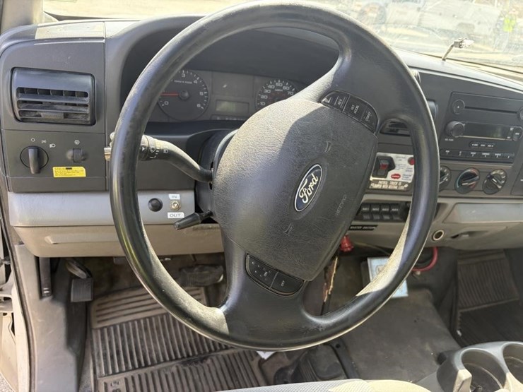 2006-ford-f450-image-13