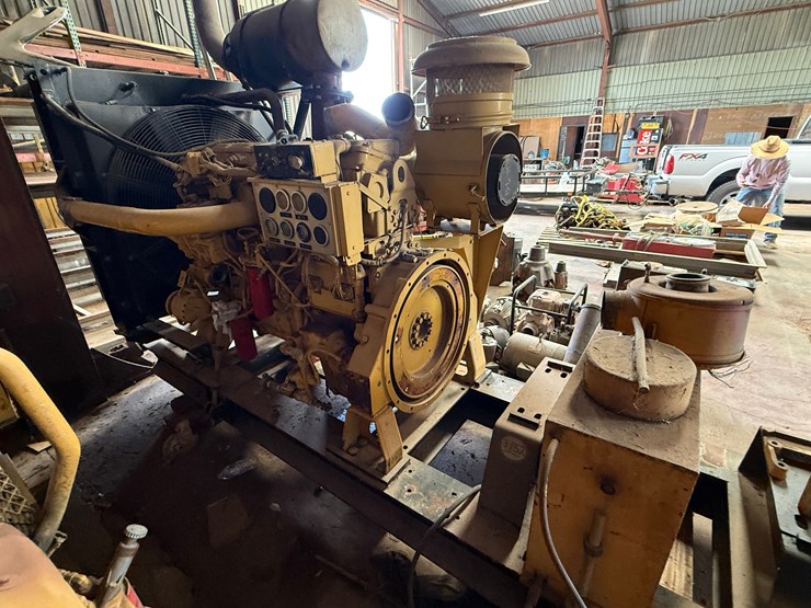 2009-caterpillar-c15-image-2