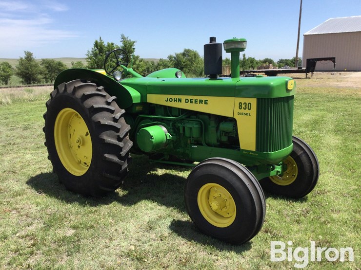 1959-john-deere-830-image-3