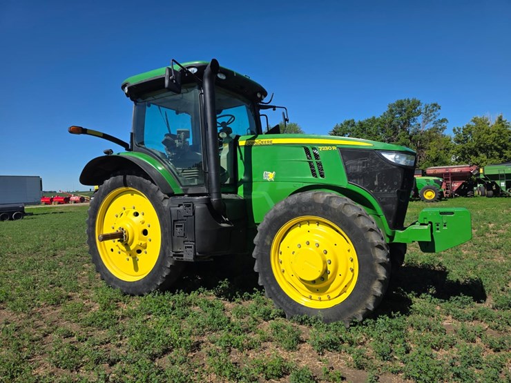 john-deere-7230r-image-5